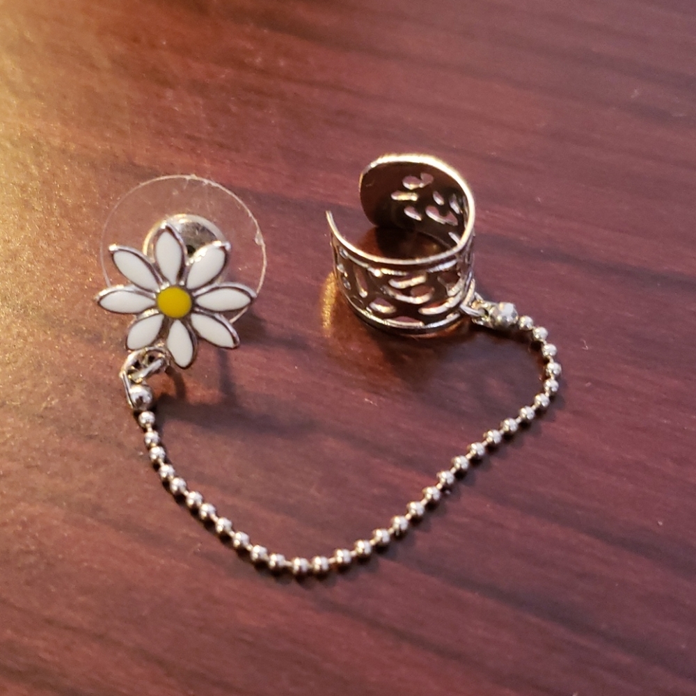 Daisy earring with attached ear cuff (1 earring)